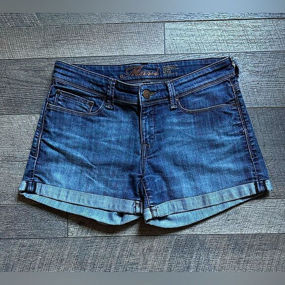 MAVI Medium-Wash, Cuffed, Denim Shorts, Size 27. In perfect condition!! - Picture 1 of 5